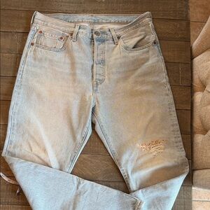 Levis 501 150th Anniversary Edition Women’s Light Wash Floral Patch Jeans 32